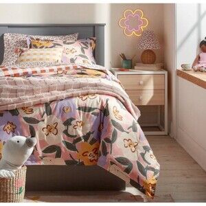 Twin Flower/Plaid Reversible Kids' Comforter Set - Pillowfort NEW